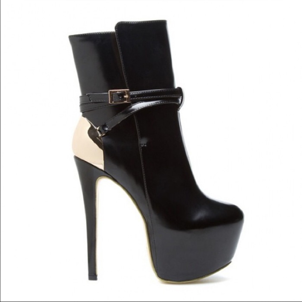 Black and gold boot / heel